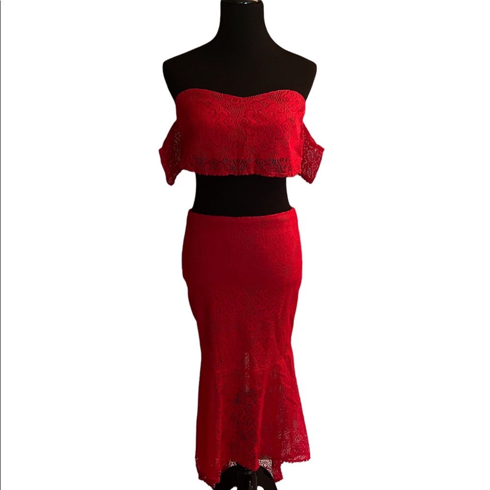 Red Lace 2 Piece Skirt Set Size Medium NWOT - Picture 3 of 12